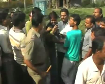 Watch Now, TMC Mayor loses his temper against protesters Video