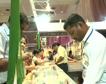 Watch Gold regains 29k mark after 6 weeks Video