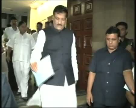 Watch Hazare writes to CM, warns of people's agitation Video