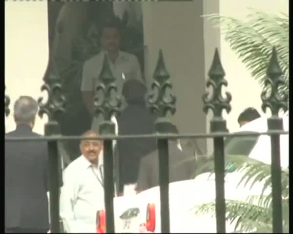 Watch Akhilesh demands smooth transfer of funds Video