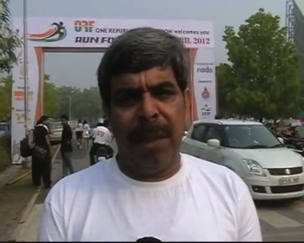 Watch Noidaites run to celeberate city Foundation Day Video