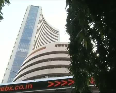 Watch Rupee hits 3 month lows against dollar Video