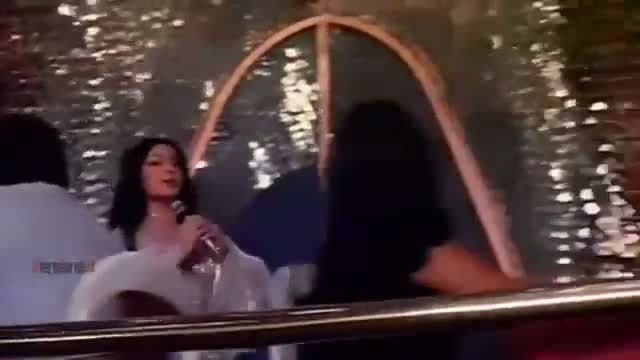 Watch Pyar Karne Wale Pyar Karte Hain Shaan Se - Shaan Movie - Feat. Parveen Bobby Video