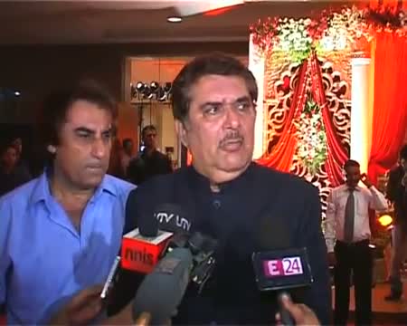 Watch Celebs galore at Bappa Lahiri's grand reception Video