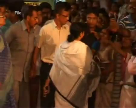 Watch Modi congratulates Mamata for beng in Time influential list Video