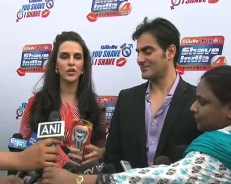 Watch Neha shaves legs in front of everyone Video