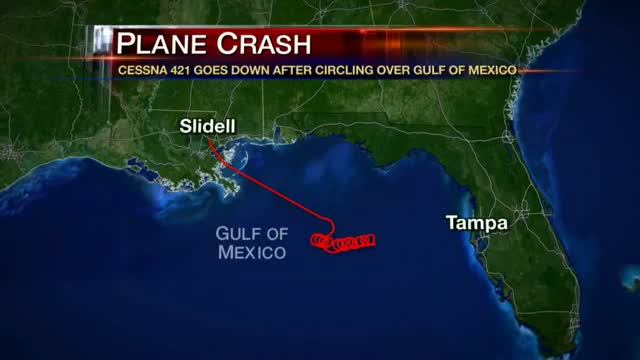 Watch Cessna 421 plane crashes after circling over Gulf of Mexico Video