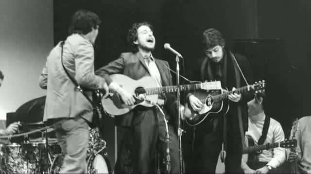 Watch Levon Helm, Key Member of the Band, Dies at 71 Video