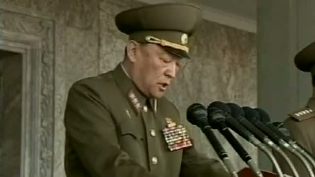 Watch Massed North Korean soldiers vow to beat South Korean president to death Video