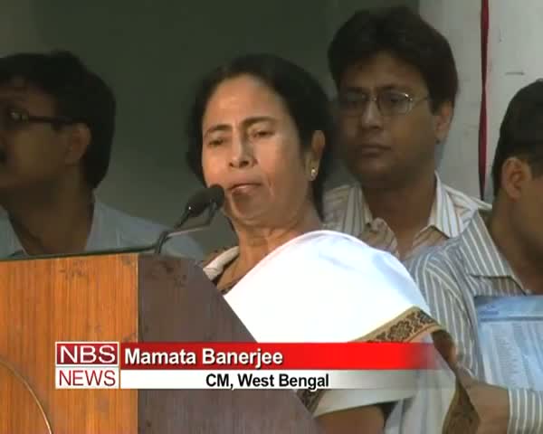 Watch Mamata gives UPA 15 days for debt relief package for Bengal Video