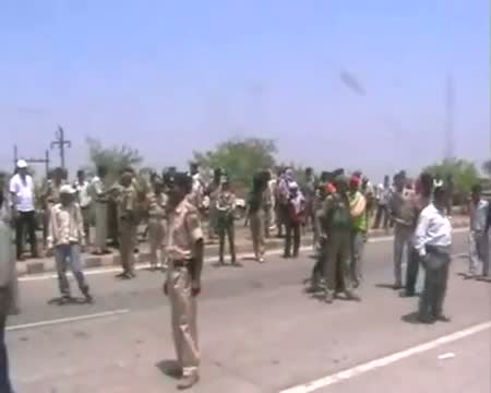 Watch 5 die in road accident in Aurangabad Video