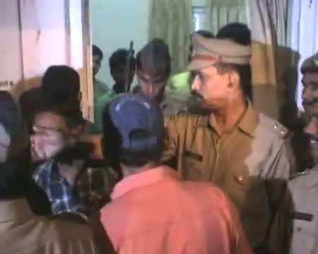 Watch Policemen kidnap man, ask for ransom Video