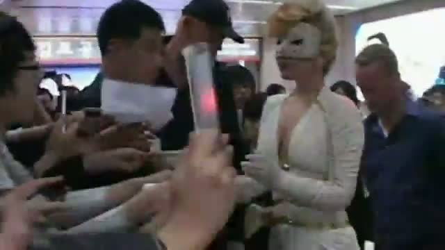 Watch Lady Gaga wows South Korea Video