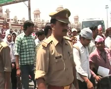 Watch TET candidates protest after Akhilesh's assurance fails Video
