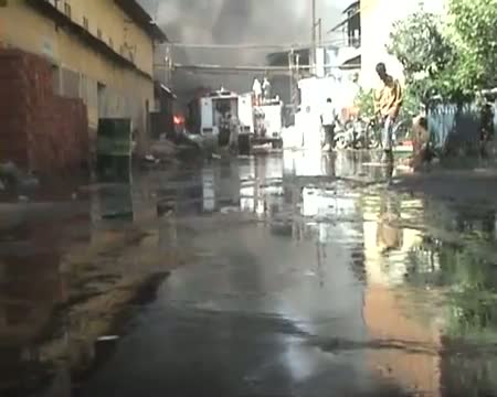 Watch Fire breaks out in Nagpur slum during anti encroachment drive Video