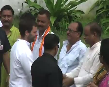 Watch Rahul's first visit to Amethi after Assembly election debacle Video