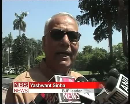 Watch Political fraternity comes together to bash Ramdev Video