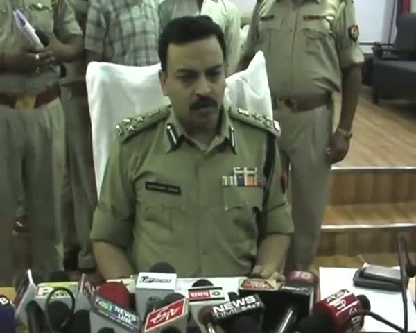 Watch Police arrests 5 with 1 5 crore worth Heroine in Kanpur Video