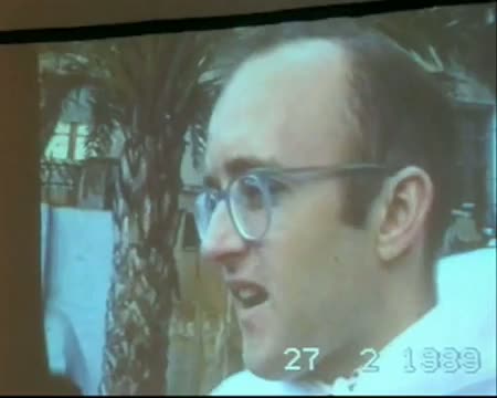 Watch Keith Haring painting in Barcelona 1989 Video