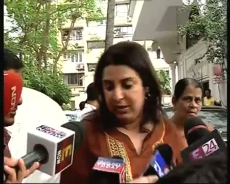 Watch Ballons, gifts and celebspour in Shilpa's baby shower! Video