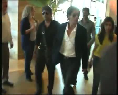 Watch Aish voted best dressed celeb! Video
