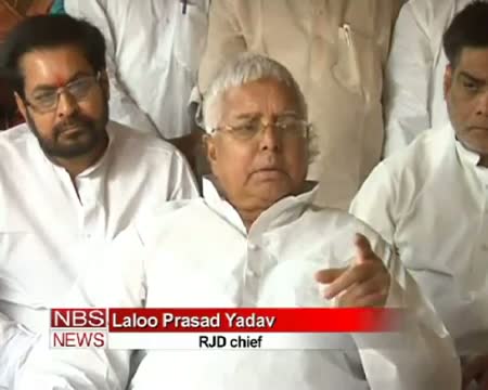 Watch Laloo gives political hue to Nitish Modi handshake Video