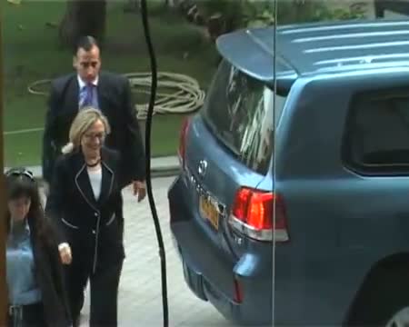 Watch Hillary, Mamata likely to discuss FDI, Teesta today Video