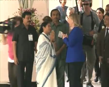 Watch Clinton visits La Martiniere School in Kolkata Video