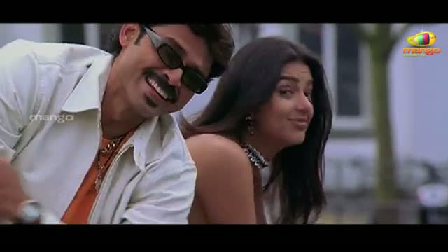 Watch Nammave Ammayi Song - Vasu Movie Songs - Venkatesh & Bhumika - Telgu Cinema Movie Video