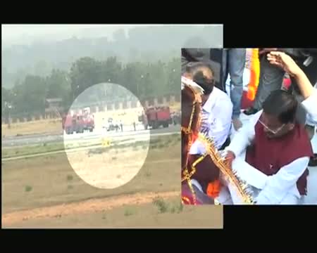 Watch Jharkhand CM Arjun Munda injured in chopper crash Video