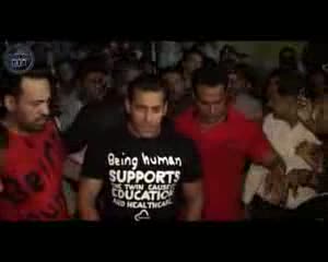 Watch Salman Khan FIGHTS with the MEDIA Video