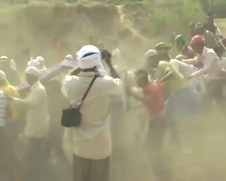 Watch Shared rituals help Hindu Muslims to unite Video