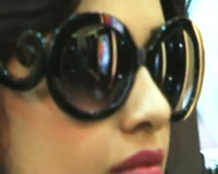 Watch Spotted Yuvika Chaudhary with mom at D'Damas store Video