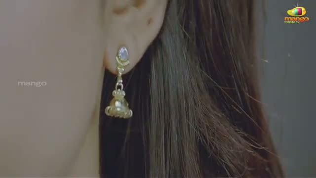 Watch Shruthi Hassan Happy After Seeing Her Parents - 3 Movie Scenes - Telugu Movie Scenes Video