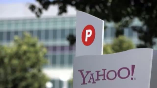 Watch Yahoo Kicks Out CEO Scott Thompson Video