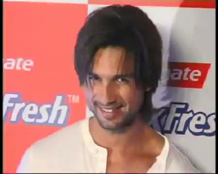 Watch Prachi woos Shahid Kapoor Video