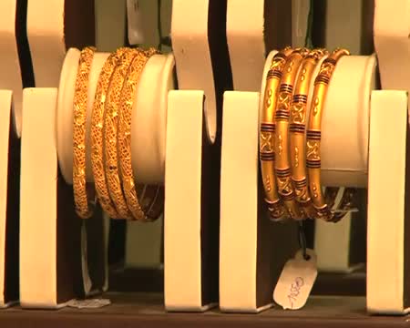 Watch Silver price down by Rs 100, gold recovers by Rs 15 Video