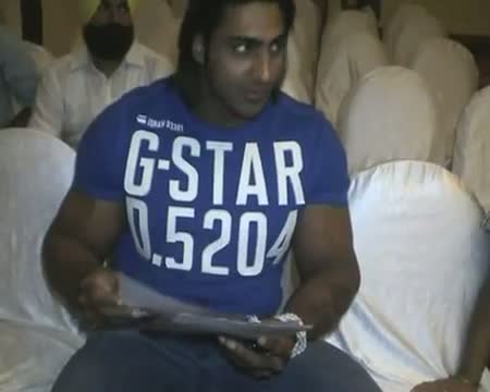 Watch Punjab body builder to be face of Arnold's chain Video