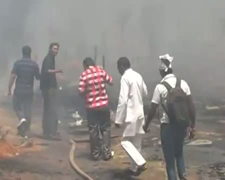 Watch Fire burns down 150 shanties in Bulandshaahr Video