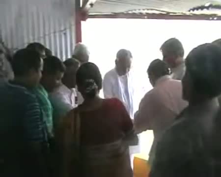 Watch Nitish Kumar's convoy attacked in Buxar Video
