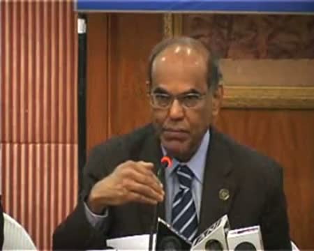 Watch Subbarao assures RBI taking steps to arrest rupee fall Video