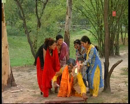 Watch Pandit Ji Batayee Na Biyah Kab Hoyee (Full Bhojpuri hot video Song) Time Bomb Video