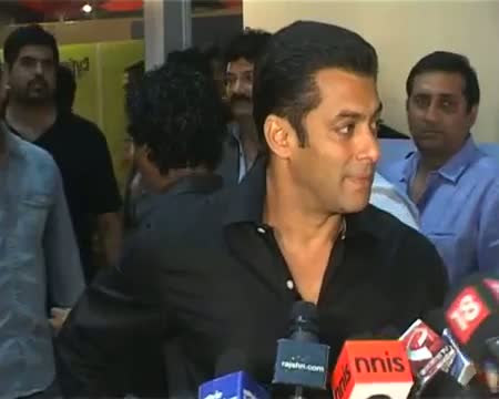 Watch Salman Khan's hat trick with Bigg Boss 6 Video