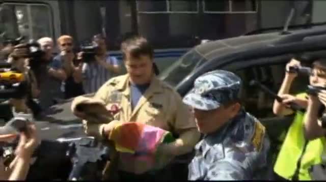 Watch Raw Video - Gay Protest Blocked in Moscow Video