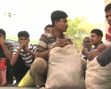 Watch 16 Pakistan prisoners released Video