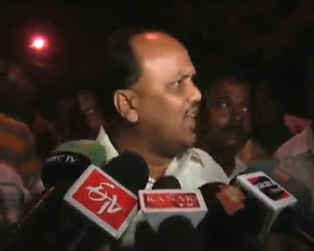Watch Cracks in BJD,30 MLAs hold meeting Video
