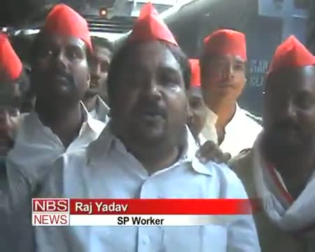Watch Bandh turns violent in Bangalore Video