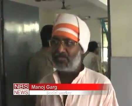Watch 18 killed in UP road accident Video