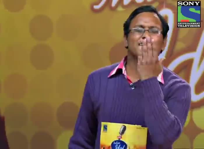 Watch INDIAN IDOL SEASON 6 - FUNNY MOMENTS  - DAY 1 - DIPAK SINGH HAD A SOFTWARE OF SINGING FUNNY IN DELHI AUDITION Video