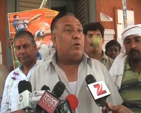 Watch Varanasi erupts in joy as Sachin takes RS oath Video